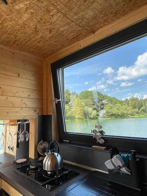 里托斯基挪威克 Aquachill Houseboat & Wellness酒店 外观 照片