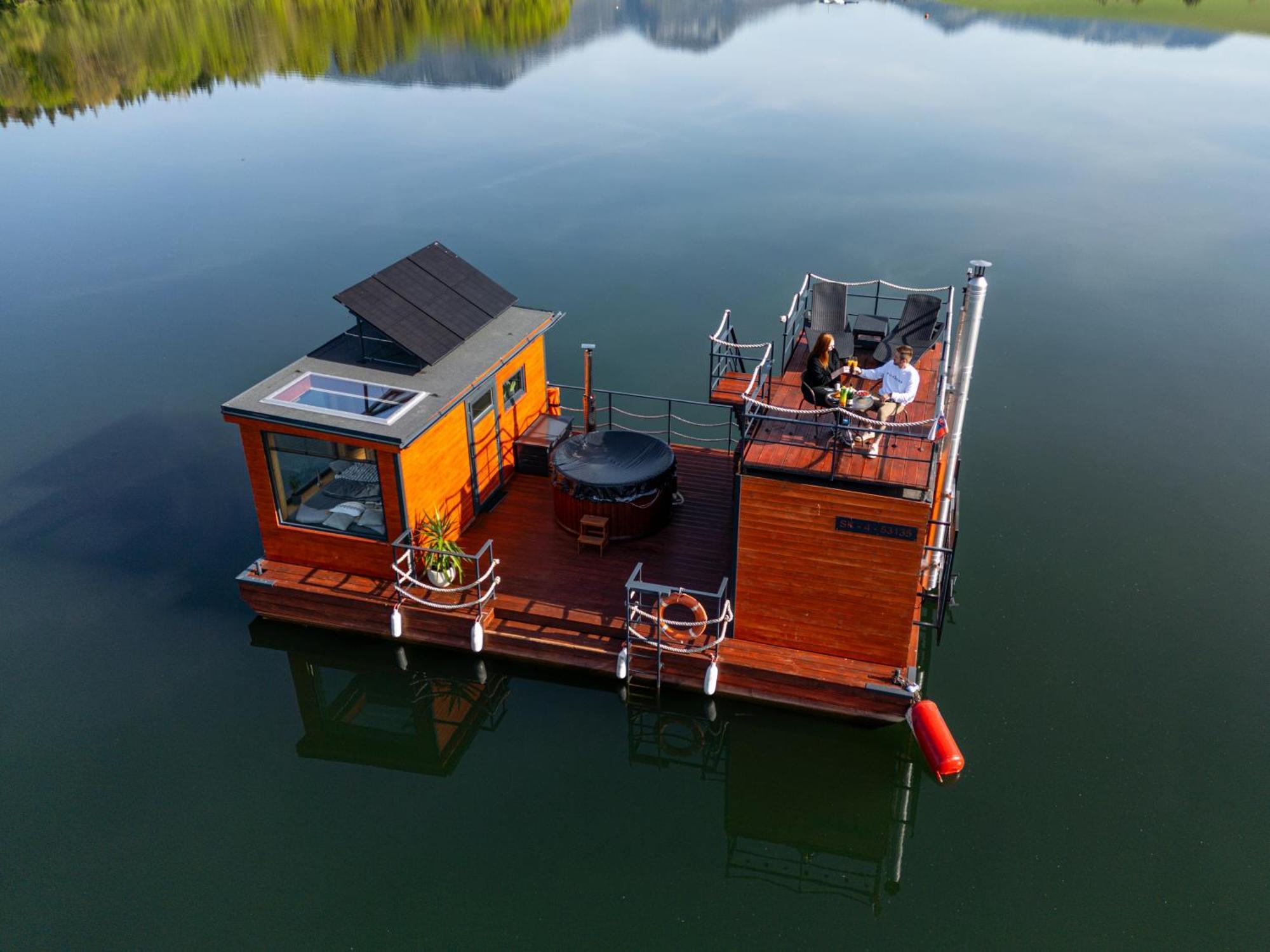 里托斯基挪威克 Aquachill Houseboat & Wellness酒店 外观 照片