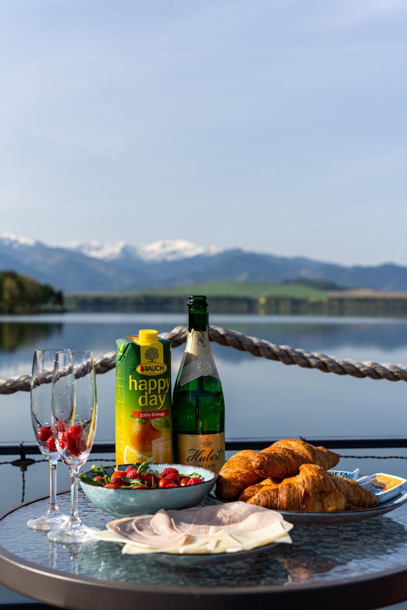 里托斯基挪威克 Aquachill Houseboat & Wellness酒店 外观 照片